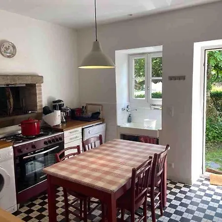 Maison De Famille Elegante - Cheminee , Jardin Clos- Ideal بيت للعطل